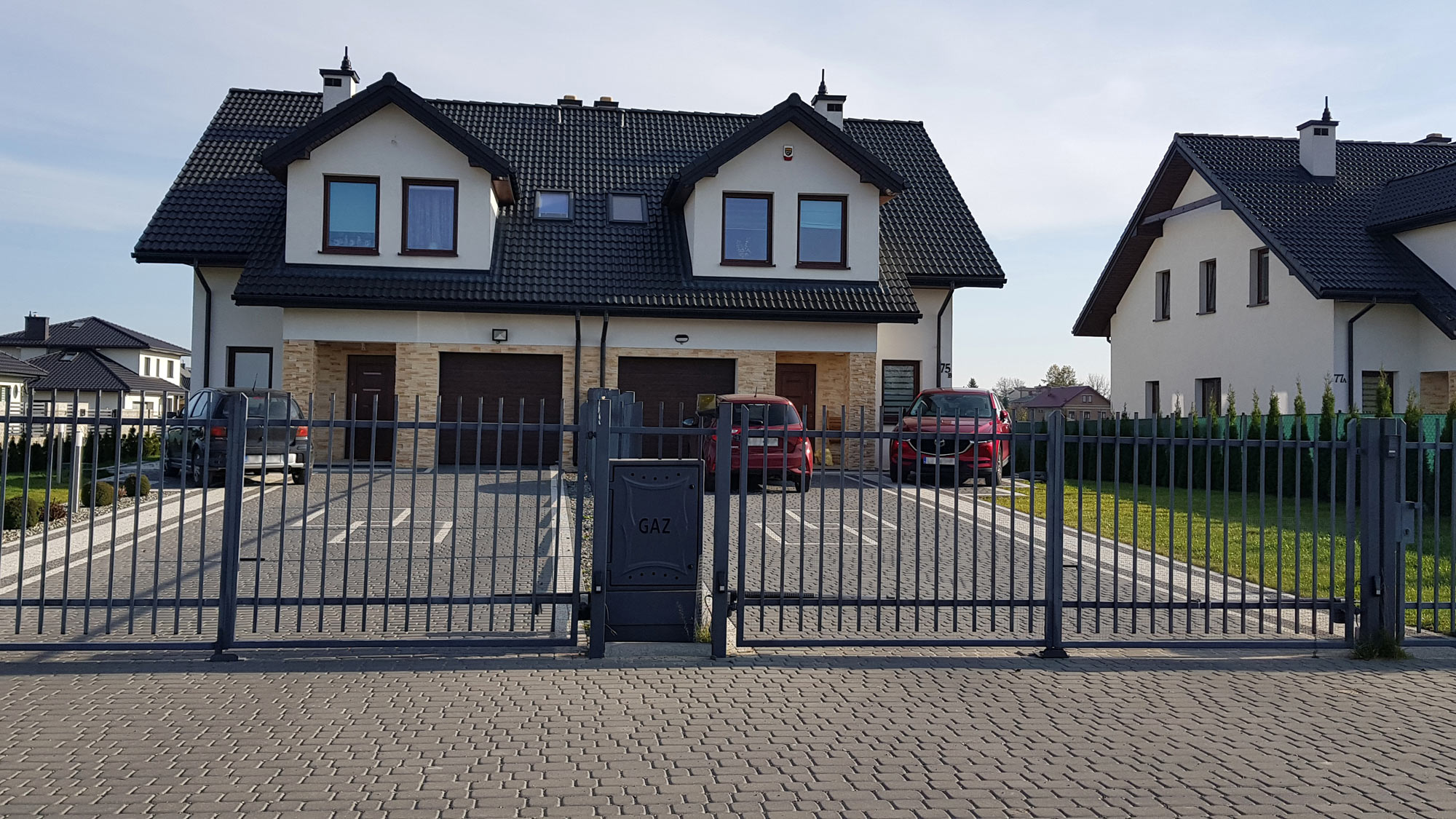 Kalinówka ul. Chmielna - 4 domy w zabudowie bliźniaczej